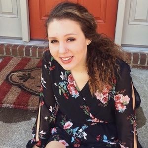 Meet your Posher, Olivia